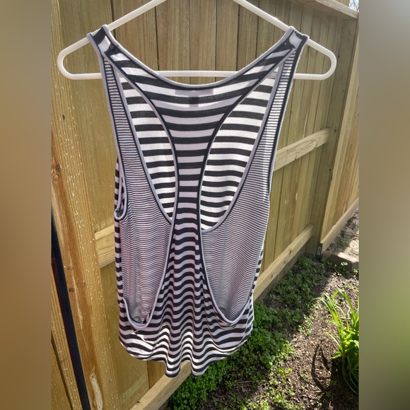 Express Tank Top - Picture 4 of 5